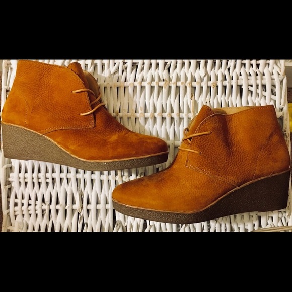 Lucky Brand Booties Size 7.5 - Picture 2 of 4